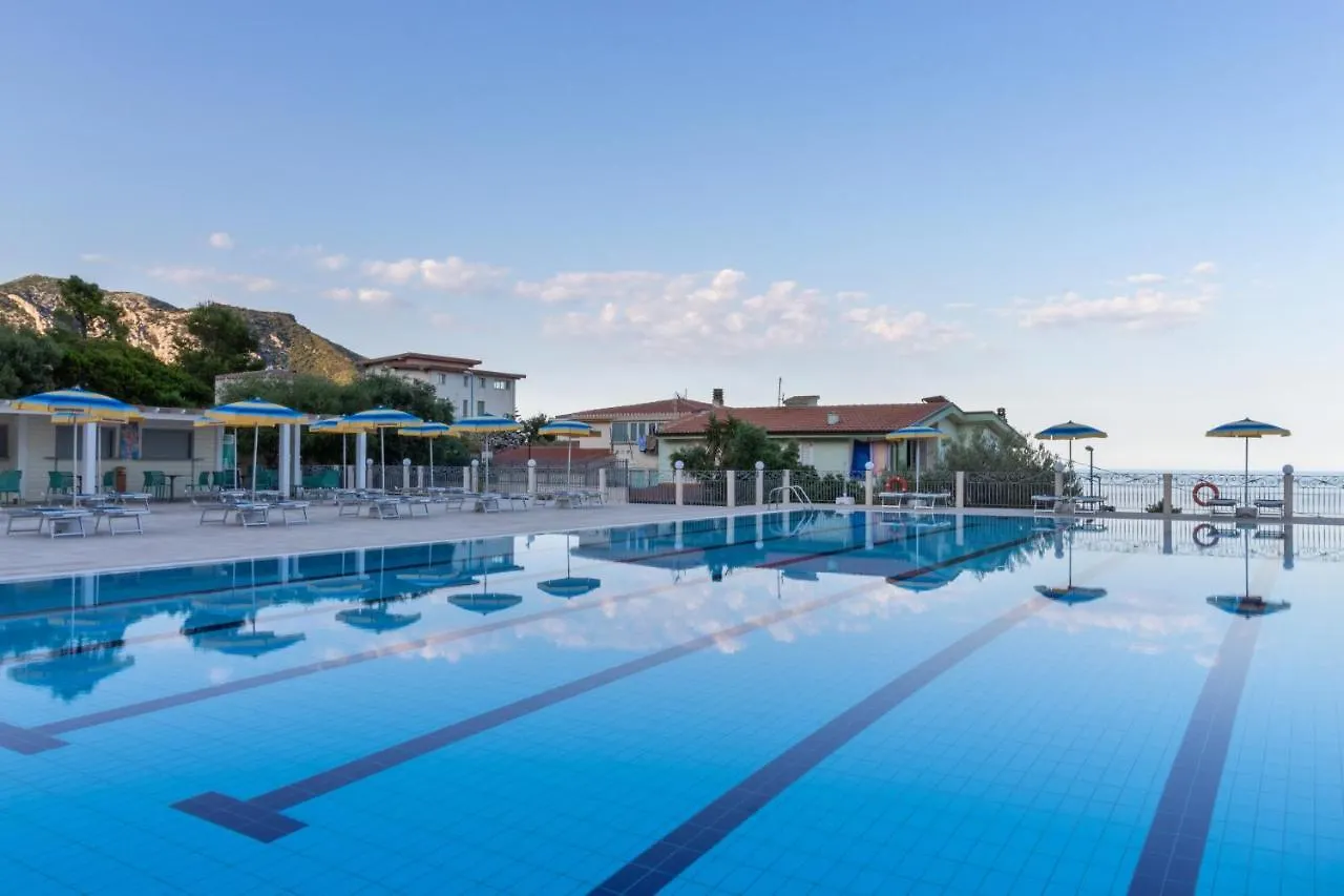 Hotel Brancamaria Кала-Гононе
