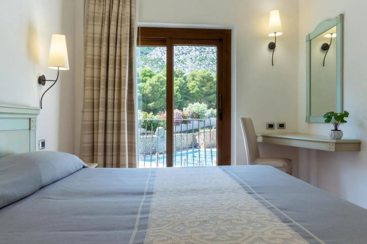 Hotel Brancamaria Кала-Гононе